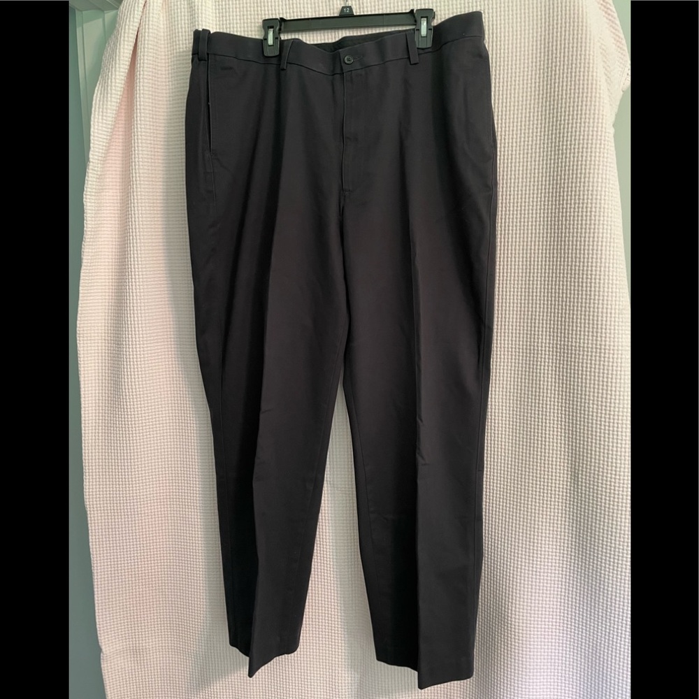 SAVANE Tailored2U comfort waist.  Navy blue size W42 L32